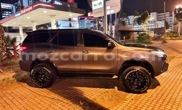 Nunua Ilio tumika Toyota Fortuner Nyingine Gari ndani ya Maputo nchini Maputo Nunua Ilio tumika Toyota Fortuner Nyingine Gari ndani ya Maputo nchini Maputo