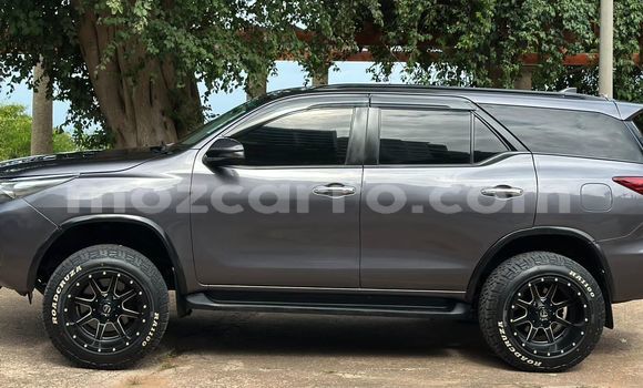Nunua Ilio tumika Toyota Fortuner Nyingine Gari ndani ya Maputo nchini Maputo Nunua Ilio tumika Toyota Fortuner Nyingine Gari ndani ya Maputo nchini Maputo