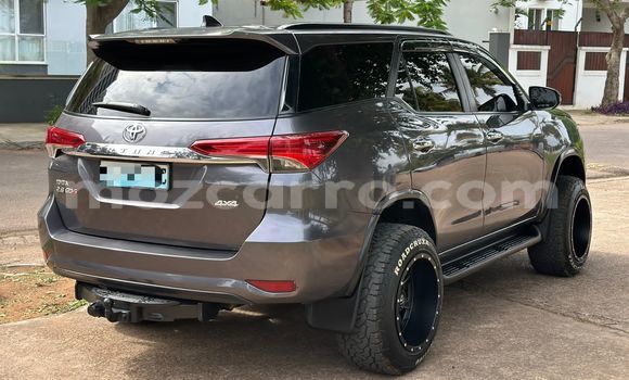 Nunua Ilio tumika Toyota Fortuner Nyingine Gari ndani ya Maputo nchini Maputo Nunua Ilio tumika Toyota Fortuner Nyingine Gari ndani ya Maputo nchini Maputo