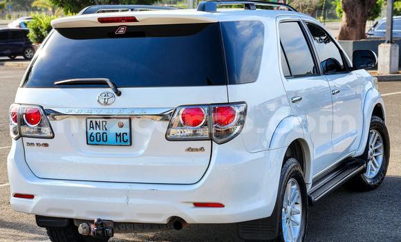 Buy New Toyota Fortuner White Car in Maputo in Maputo Buy New Toyota Fortuner White Car in Maputo in Maputo