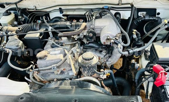 Nunua Ilio tumika Toyota Land Cruiser Prado Fedha Gari ndani ya Maputo nchini Maputo Nunua Ilio tumika Toyota Land Cruiser Prado Fedha Gari ndani ya Maputo nchini Maputo