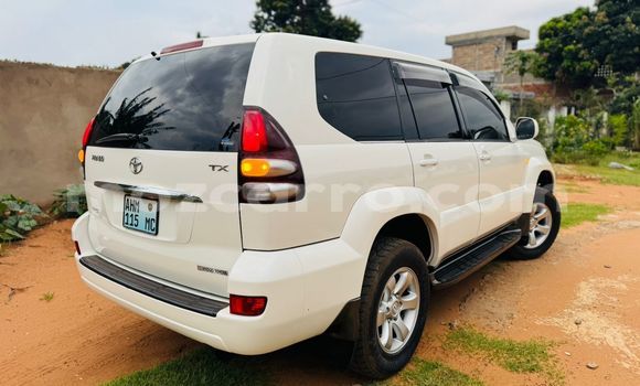 Nunua Ilio tumika Toyota Land Cruiser Prado Fedha Gari ndani ya Maputo nchini Maputo Nunua Ilio tumika Toyota Land Cruiser Prado Fedha Gari ndani ya Maputo nchini Maputo