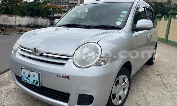 Comprar Usado Toyota Sienta Prata Carro em Maputo em Maputo Comprar Usado Toyota Sienta Prata Carro em Maputo em Maputo