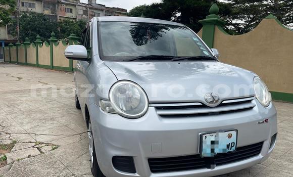 Comprar Usado Toyota Sienta Prata Carro em Maputo em Maputo Comprar Usado Toyota Sienta Prata Carro em Maputo em Maputo