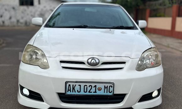 Comprar Usado Toyota Runx Branco Carro em Maputo em Maputo