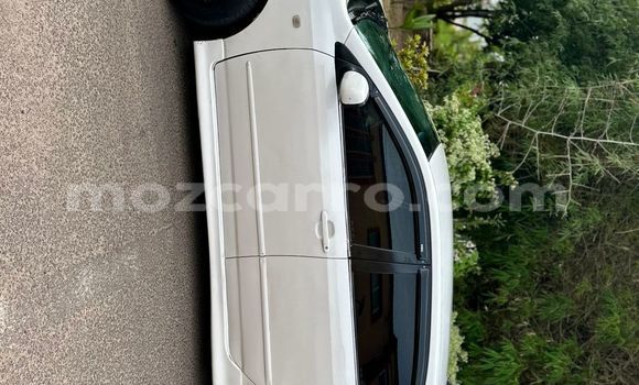 Buy Used Toyota Runx White Car in Maputo in Maputo Buy Used Toyota Runx White Car in Maputo in Maputo