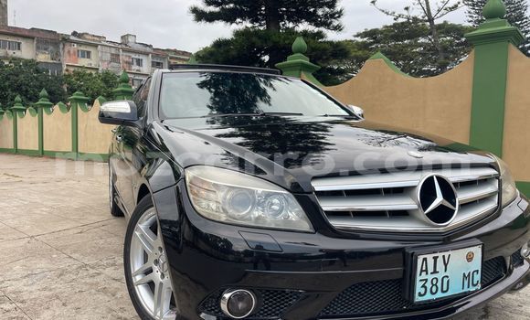 Tenga Tsaru Mercedes-Benz C-Classe Nhema Mota in Maputo in Maputo Tenga Tsaru Mercedes-Benz C-Classe Nhema Mota in Maputo in Maputo