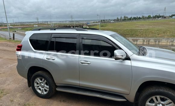 Tenga Tsaru Toyota Land Cruiser Prado Zvimwe Mota in Maputo in Maputo Tenga Tsaru Toyota Land Cruiser Prado Zvimwe Mota in Maputo in Maputo