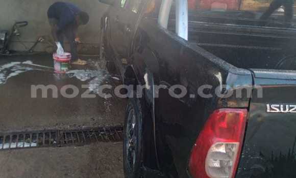 Comprar Usado Isuzu KB Preto Carro em Maputo em Maputo Comprar Usado Isuzu KB Preto Carro em Maputo em Maputo