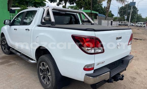 Comprar Usado Mazda BT-50 Branco Carro em Maputo em Maputo Comprar Usado Mazda BT-50 Branco Carro em Maputo em Maputo