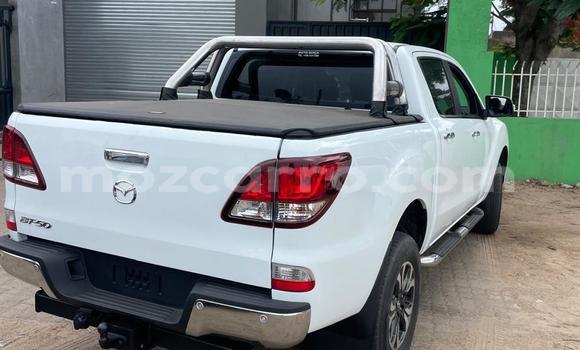 Comprar Usado Mazda BT-50 Branco Carro em Maputo em Maputo Comprar Usado Mazda BT-50 Branco Carro em Maputo em Maputo