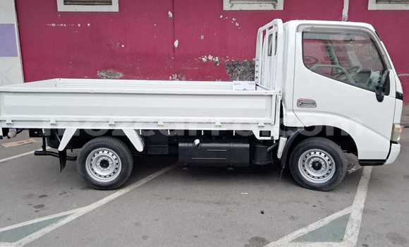 Comprar Novo Toyota Dyna Branco Caminhão em Maputo em Maputo Comprar Novo Toyota Dyna Branco Caminhão em Maputo em Maputo