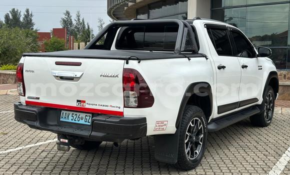 Tenga Tsaru Toyota Hilux Chena Mota in Maputo in Maputo Tenga Tsaru Toyota Hilux Chena Mota in Maputo in Maputo