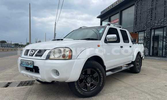 Nunua Ilio tumika Nissan Hardbody Nyeupe Gari ndani ya Maputo nchini Maputo