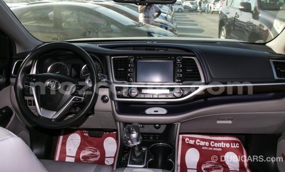 Comprar Importar Toyota Highlander De outros Carro em Import - Dubai em Cabo Delgado Comprar Importar Toyota Highlander De outros Carro em Import - Dubai em Cabo Delgado