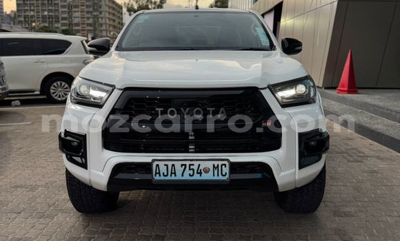 Nunua Ilio tumika Toyota Hilux Nyeupe Gari ndani ya Maputo nchini Maputo Nunua Ilio tumika Toyota Hilux Nyeupe Gari ndani ya Maputo nchini Maputo