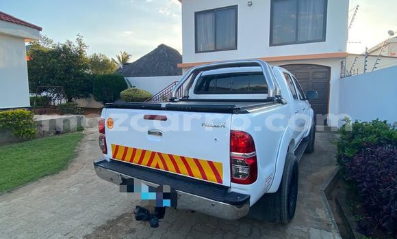 Buy Used Toyota Hilux White Car in Maputo in Maputo Buy Used Toyota Hilux White Car in Maputo in Maputo