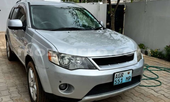 Buy Used Mitsubishi Outlander Silver Car in Maputo in Maputo