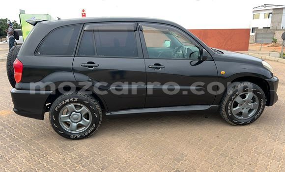 Nunua Ilio tumika Toyota RAV4 Nyeusi Gari ndani ya Maputo nchini Maputo Nunua Ilio tumika Toyota RAV4 Nyeusi Gari ndani ya Maputo nchini Maputo