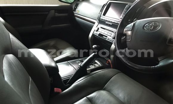 Nunua Ilio tumika Toyota Land Cruiser Nyeusi Gari ndani ya Maputo nchini Maputo Nunua Ilio tumika Toyota Land Cruiser Nyeusi Gari ndani ya Maputo nchini Maputo