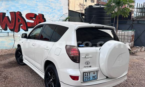Nunua Ilio tumika Toyota RAV4 Nyeupe Gari ndani ya Maputo nchini Maputo Nunua Ilio tumika Toyota RAV4 Nyeupe Gari ndani ya Maputo nchini Maputo