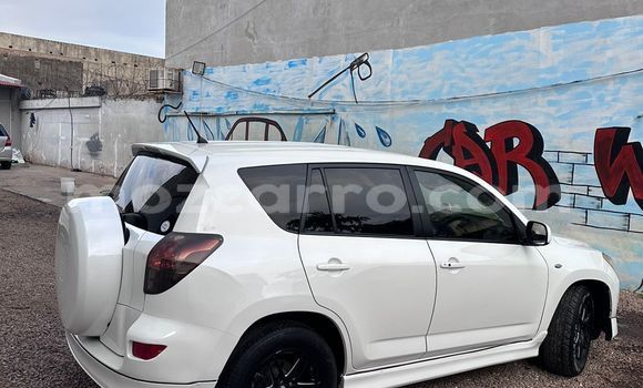 Nunua Ilio tumika Toyota RAV4 Nyeupe Gari ndani ya Maputo nchini Maputo Nunua Ilio tumika Toyota RAV4 Nyeupe Gari ndani ya Maputo nchini Maputo