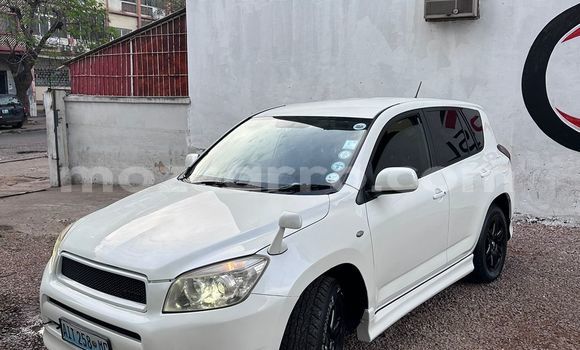 Nunua Ilio tumika Toyota RAV4 Nyeupe Gari ndani ya Maputo nchini Maputo Nunua Ilio tumika Toyota RAV4 Nyeupe Gari ndani ya Maputo nchini Maputo