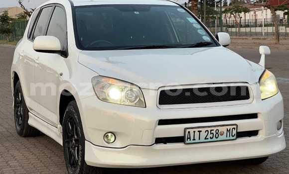 Nunua Ilio tumika Toyota RAV4 Nyeupe Gari ndani ya Maputo nchini Maputo Nunua Ilio tumika Toyota RAV4 Nyeupe Gari ndani ya Maputo nchini Maputo