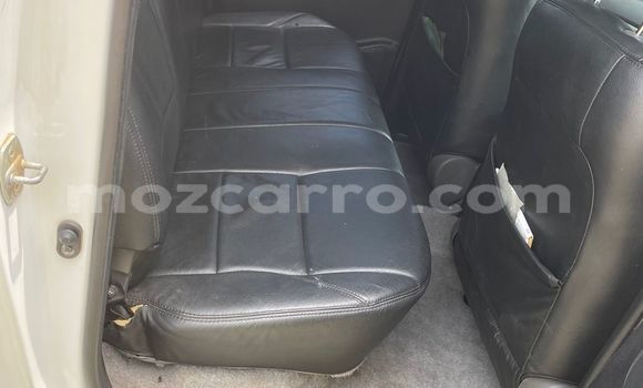 Buy Used Toyota Hilux White Car in Maputo in Maputo Buy Used Toyota Hilux White Car in Maputo in Maputo