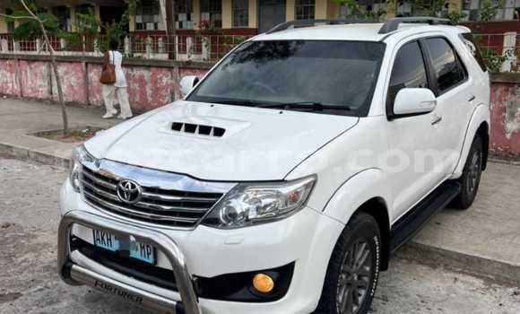 Comprar Usado Toyota Fortuner Branco Carro em Maputo em Maputo Comprar Usado Toyota Fortuner Branco Carro em Maputo em Maputo