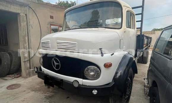 Comprar Usado Mercedes‒Benz 1117 Branco Caminhão em Maputo em Maputo Comprar Usado Mercedes‒Benz 1117 Branco Caminhão em Maputo em Maputo