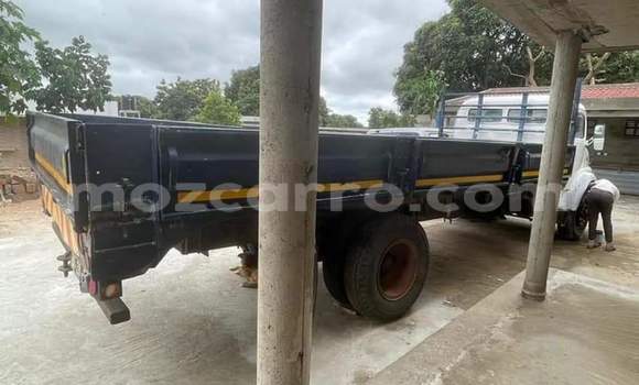 Comprar Usado Mercedes‒Benz 1117 Branco Caminhão em Maputo em Maputo Comprar Usado Mercedes‒Benz 1117 Branco Caminhão em Maputo em Maputo