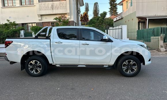 Comprar Usado Mazda BT-50 Branco Carro em Maputo em Maputo Comprar Usado Mazda BT-50 Branco Carro em Maputo em Maputo