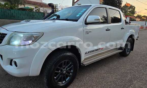 Nunua Ilio tumika Toyota Hilux Nyeupe Gari ndani ya Maputo nchini Maputo Nunua Ilio tumika Toyota Hilux Nyeupe Gari ndani ya Maputo nchini Maputo