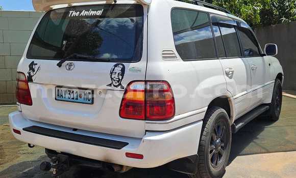 Buy Used Toyota Land Cruiser White Car in Maputo in Maputo Buy Used Toyota Land Cruiser White Car in Maputo in Maputo