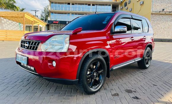 Nunua Ilio tumika Nissan X-Trail Nyekundu Gari ndani ya Maputo nchini Maputo