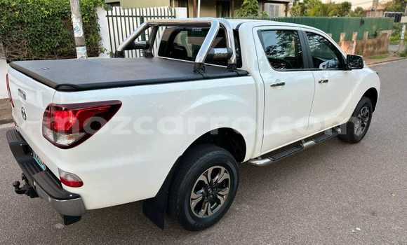 Comprar Novo Mazda BT-50 Branco Carro em Maputo em Maputo Comprar Novo Mazda BT-50 Branco Carro em Maputo em Maputo
