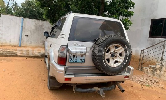 Nunua Ilio tumika Toyota Land Cruiser Prado Nyeupe Gari ndani ya Maputo nchini Maputo Nunua Ilio tumika Toyota Land Cruiser Prado Nyeupe Gari ndani ya Maputo nchini Maputo