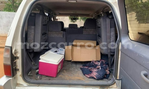 Nunua Ilio tumika Toyota Land Cruiser Prado Nyeupe Gari ndani ya Maputo nchini Maputo Nunua Ilio tumika Toyota Land Cruiser Prado Nyeupe Gari ndani ya Maputo nchini Maputo