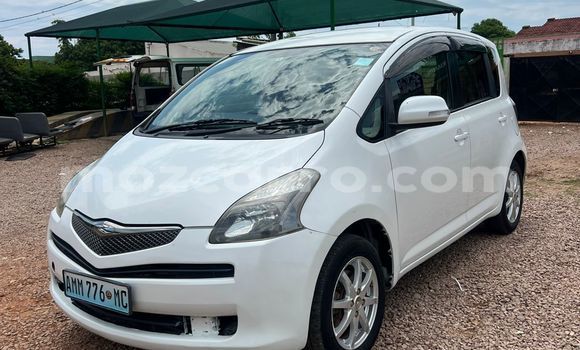 Comprar Usado Toyota Ractis Branco Carro em Maputo em Maputo