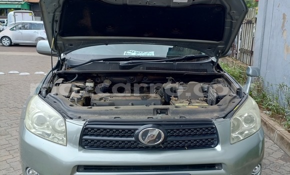 Tenga Tsaru Toyota RAV4 Zvimwe Mota in Maputo in Maputo Tenga Tsaru Toyota RAV4 Zvimwe Mota in Maputo in Maputo