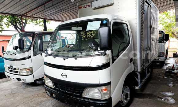 Buy New Toyota Dyna White Car in Maputo in Maputo Buy New Toyota Dyna White Car in Maputo in Maputo
