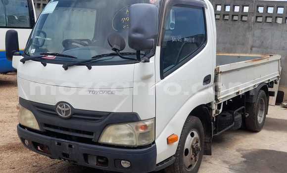 Comprar Novo Toyota Dyna Branco Caminhão em Maputo em Maputo