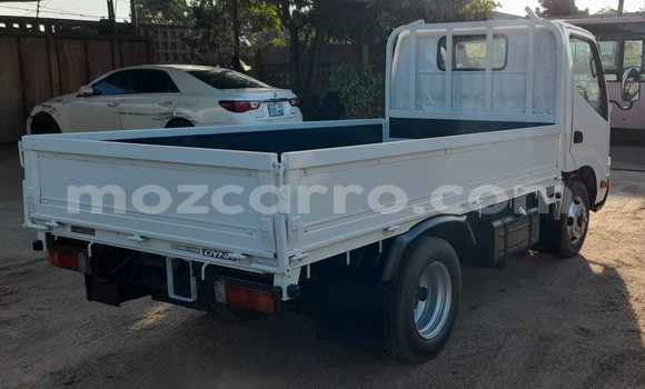 Nunua Mpya Toyota Dyna Nyeupe Lori ndani ya Maputo nchini Maputo Nunua Mpya Toyota Dyna Nyeupe Lori ndani ya Maputo nchini Maputo