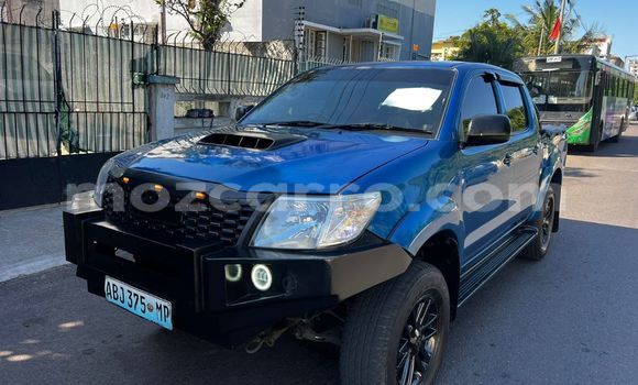 Nunua Ilio tumika Toyota Hilux Bluu Gari ndani ya Maputo nchini Maputo