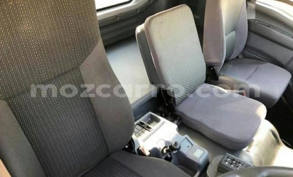 Comprar Usado Isuzu FTR 850 Prata Caminhão em Maputo em Maputo Comprar Usado Isuzu FTR 850 Prata Caminhão em Maputo em Maputo