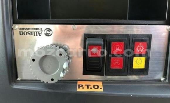 Comprar Usado Isuzu FTR 850 Prata Caminhão em Maputo em Maputo Comprar Usado Isuzu FTR 850 Prata Caminhão em Maputo em Maputo