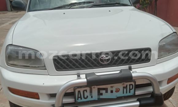 Buy Used Toyota RAV4 White Car in Maputo in Maputo