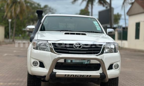 Nunua Ilio tumika Toyota Hilux Nyeupe Gari ndani ya Maputo nchini Maputo Nunua Ilio tumika Toyota Hilux Nyeupe Gari ndani ya Maputo nchini Maputo