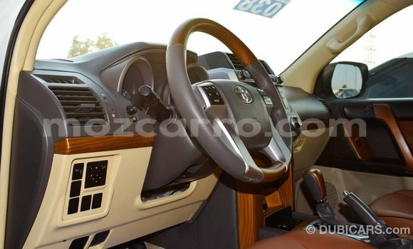 Nunua Imported Toyota Prado Nyeupe Gari ndani ya Import - Dubai nchini Cabo Delgado Nunua Imported Toyota Prado Nyeupe Gari ndani ya Import - Dubai nchini Cabo Delgado